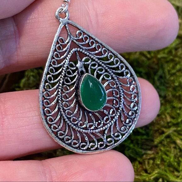 Natural Green Onyx silver earrings - Picture 4 of 4